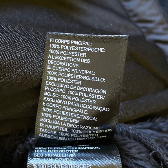 The North Face Women’s Osito Quarter Zip Black Pullover - Picture 6 of 8